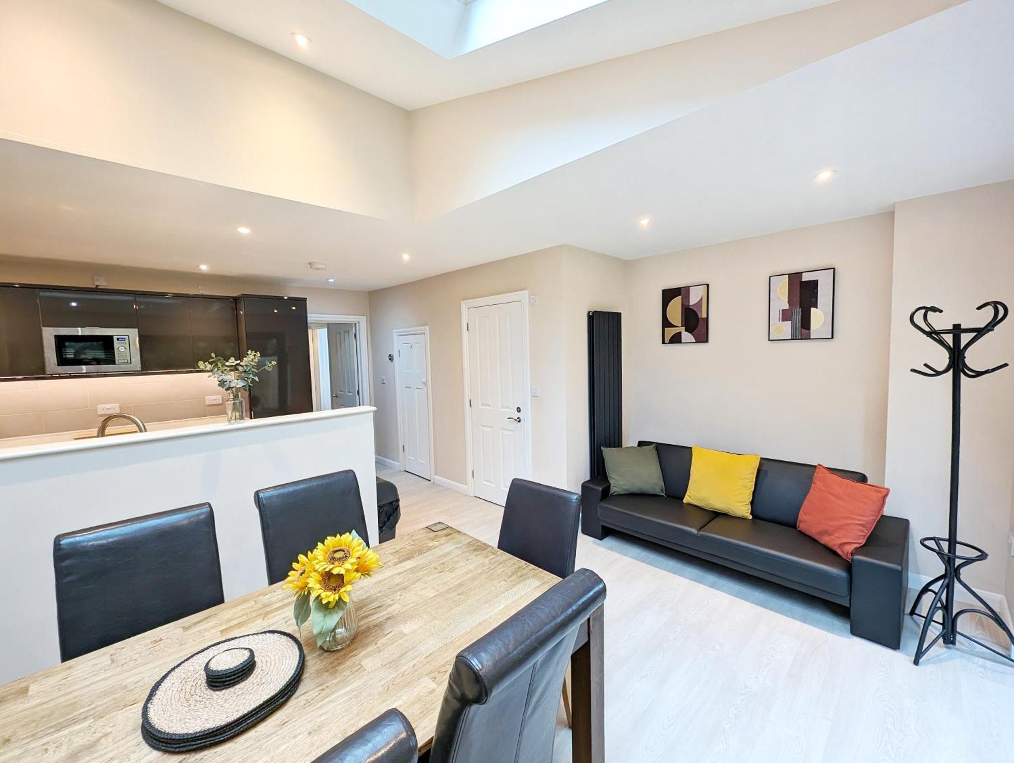 Central Cambridge, Charming 3-Bed House With Free Parking! Екстериор снимка